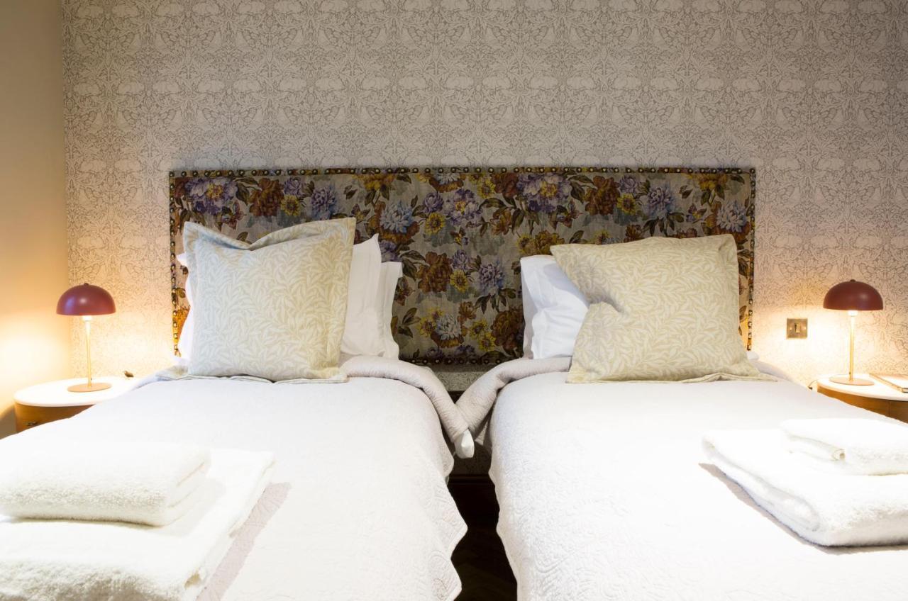 The Legh Arms Prestbury Bed & Breakfast แม็กเคิลสฟิลด์ ภายนอก รูปภาพ